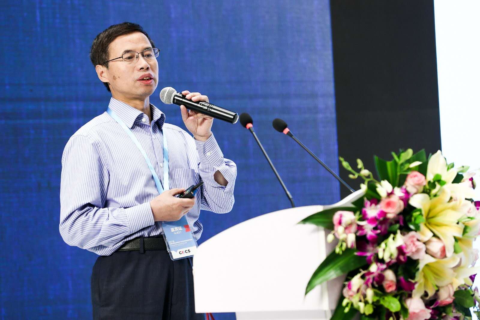 国产精品九九久久一区hh创新论坛第九百六十九讲：超分子可见光催化及环境、能源和肿瘤治疗探索